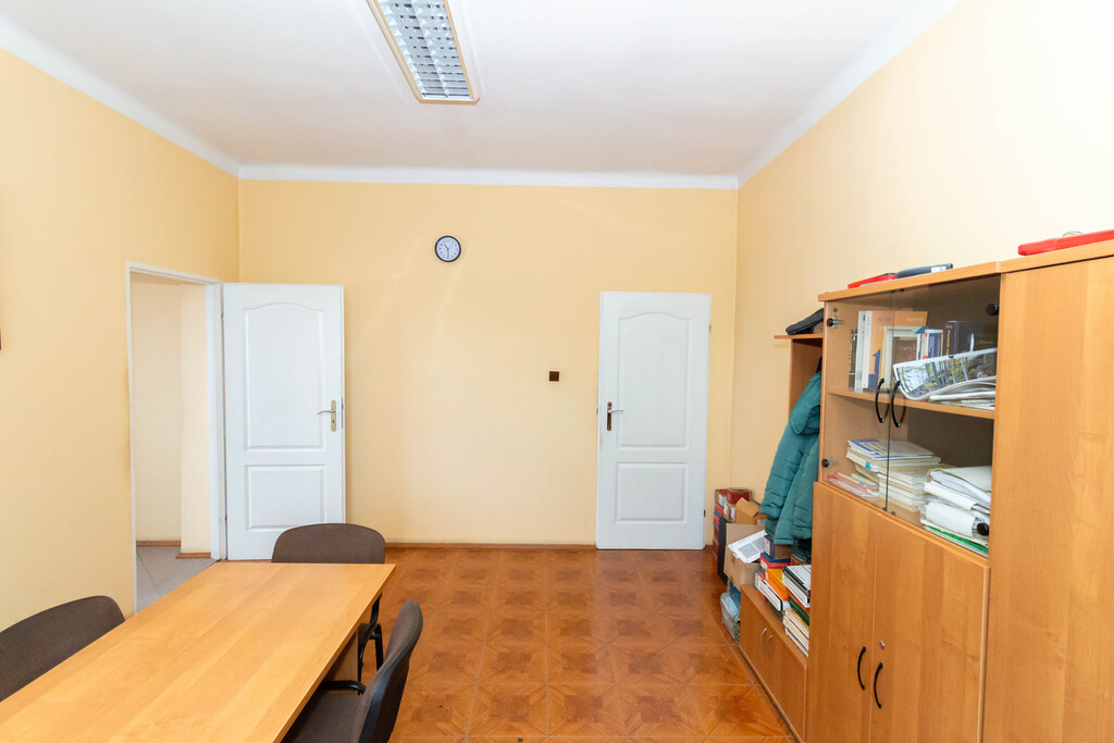 Działka komercyjna z budynkiem 2879m2 ul. Kolejowa