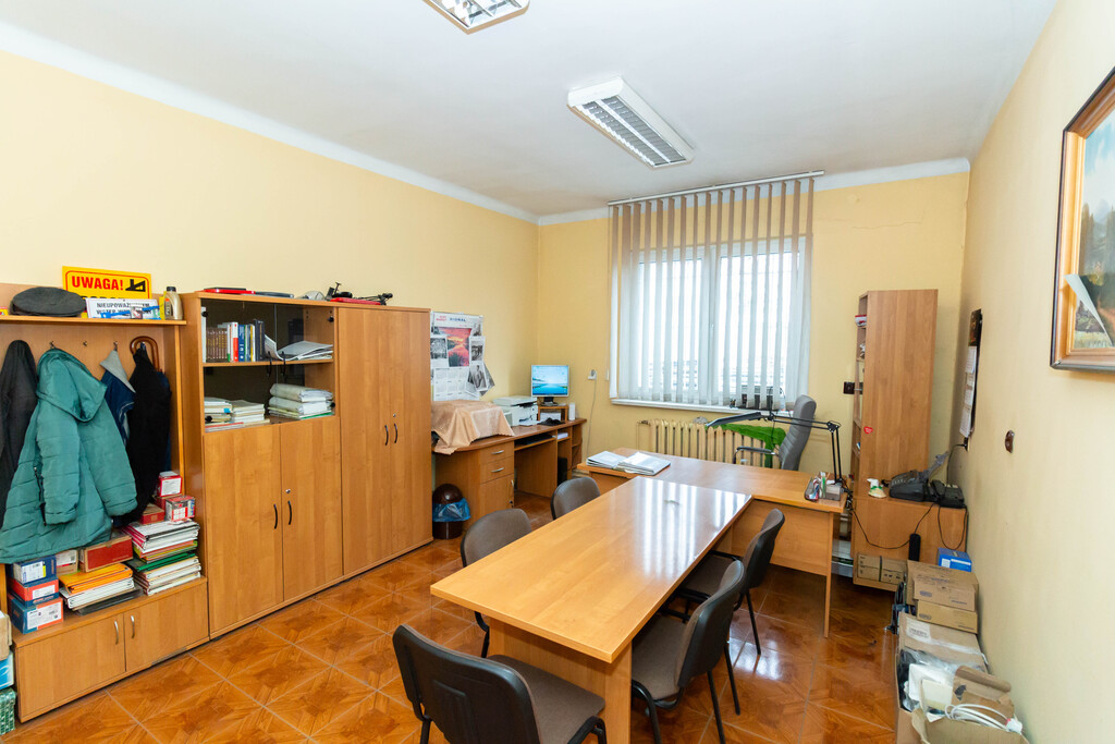 Działka komercyjna z budynkiem 2879m2 ul. Kolejowa