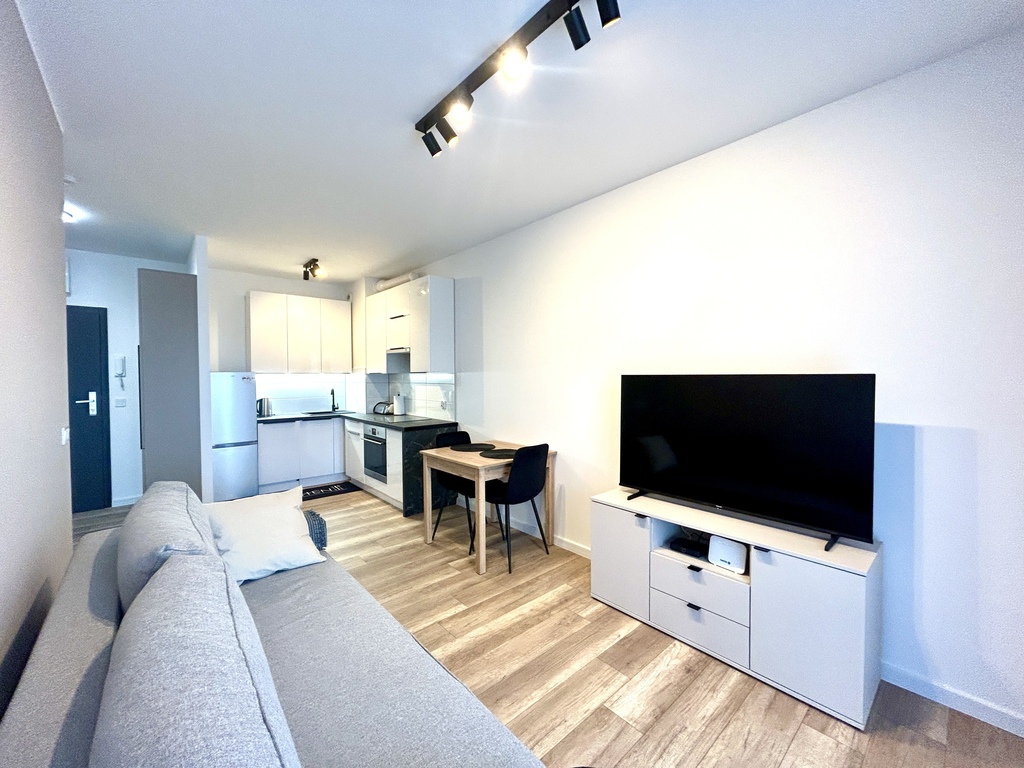 PIERWSZY NAJEM | 2 POKOJE | BALKON | GARAŻ