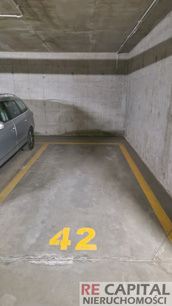 3 pokoje Duża komórka Loggia Garaż Metro Trocka