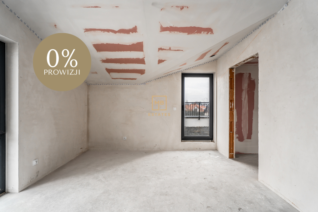Trójstronny Apartament z zielonym tarasem
