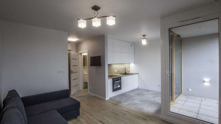 Kawalerka na 6 piętrze z garderobą