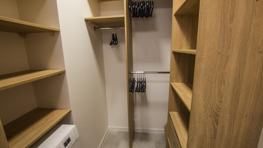 Kawalerka na 6 piętrze z garderobą