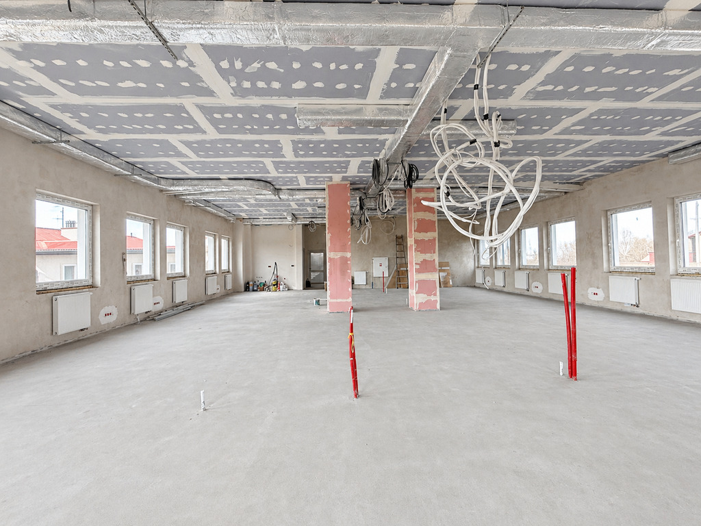 Nowe biuro 208 m² do aranżacji – pierwszy najem