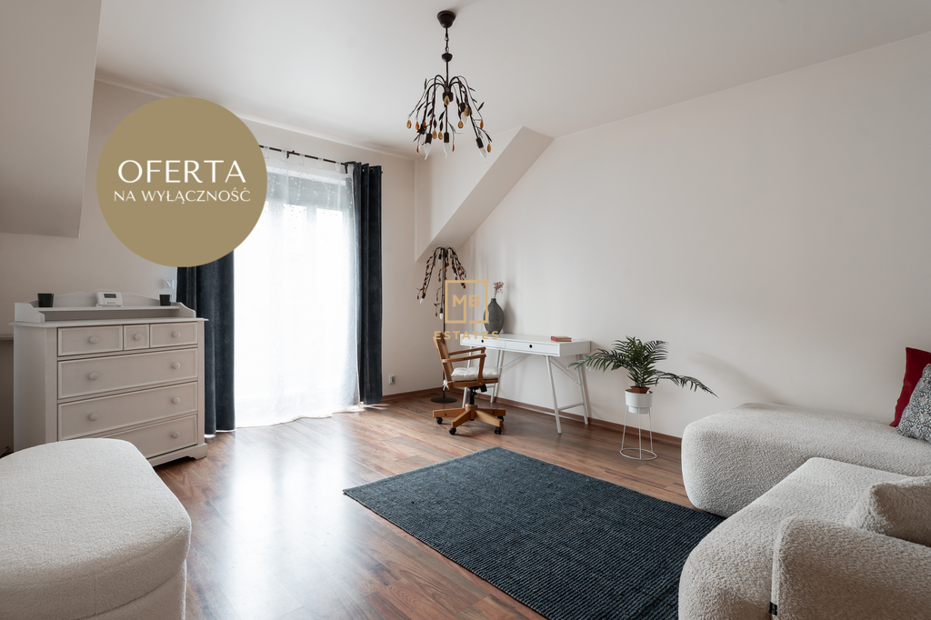 Klimatyczny dwupoziomowy apartament na wynajem