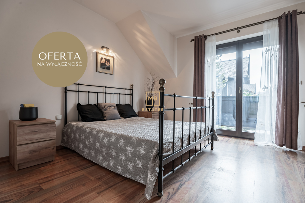 Klimatyczny dwupoziomowy apartament na wynajem