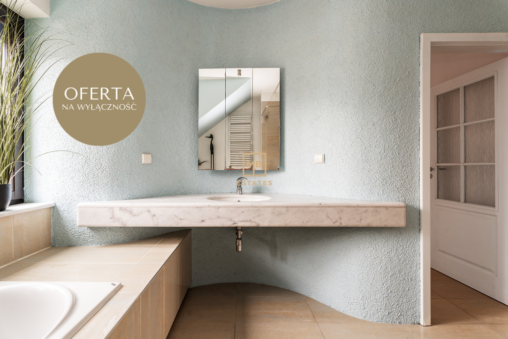 Klimatyczny dwupoziomowy apartament na wynajem