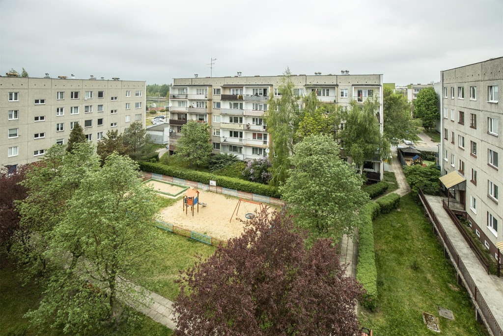 Słoneczna loggia i trzy pokoje w sercu Olechowa