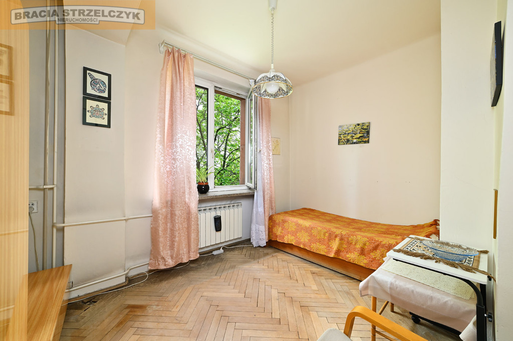 3 pokoje w kamienicy przy Al. Armii Ludowej