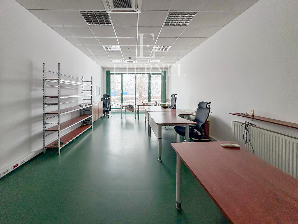 Obiekt biurowo-magazynowy 1 501 m2+działka 56 arów