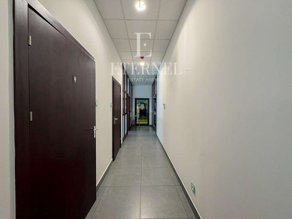 Obiekt biurowo-magazynowy 1 501 m2+działka 56 arów