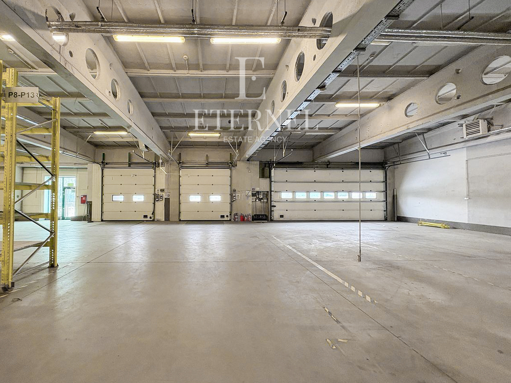 Obiekt biurowo-magazynowy 1 501 m2+działka 56 arów