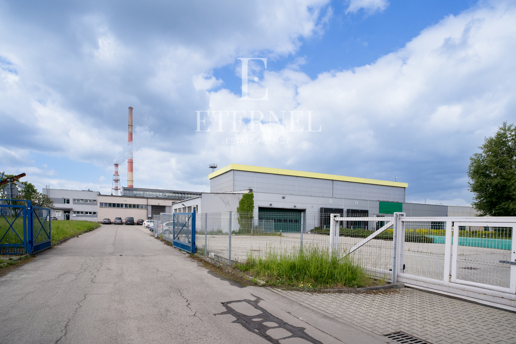 Obiekt biurowo-magazynowy 1 501 m2+działka 56 arów