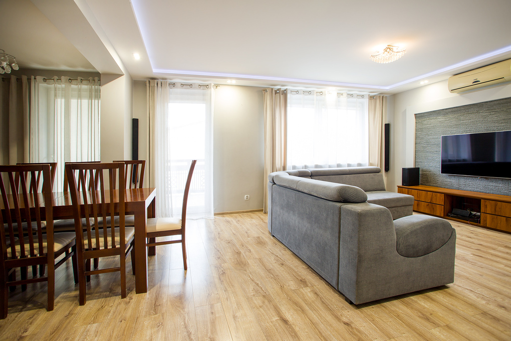 Dom 443m² i baza pod firmę przy trasie S7
