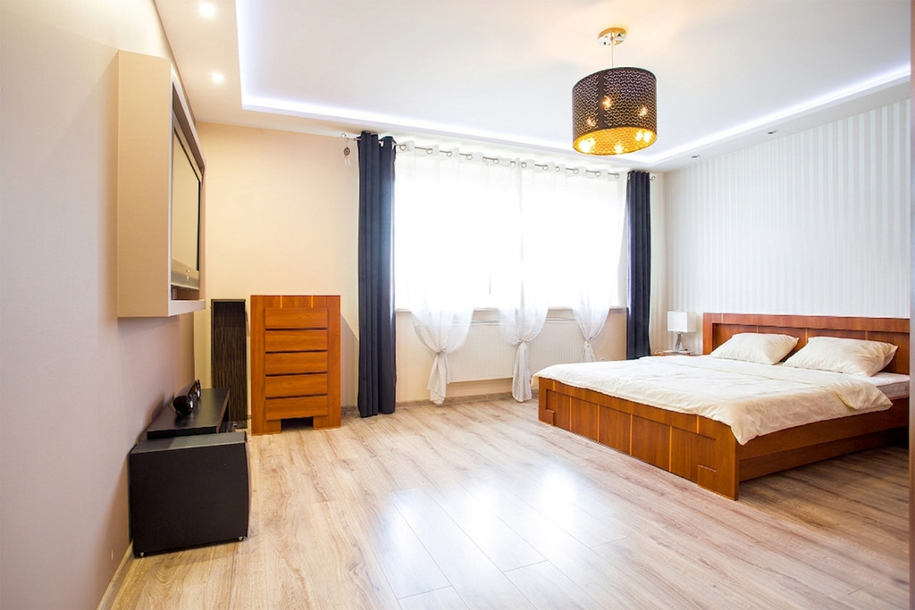 Dom 443m² i baza pod firmę przy trasie S7