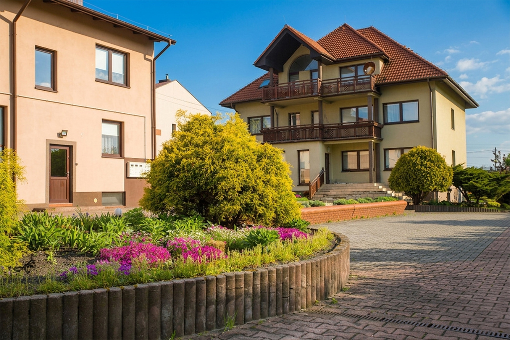 Dom 443m² i baza pod firmę przy trasie S7