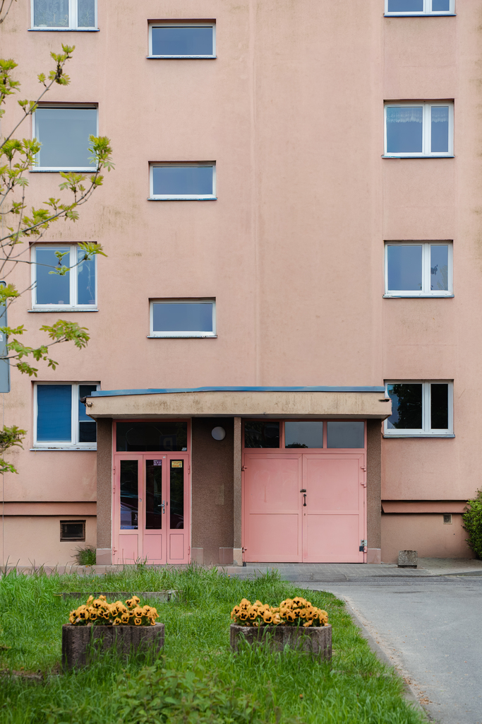 OKAZJA! 2 pokoje do wykończenia, winda, balkon