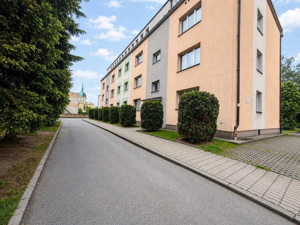 3 pokojowe, osobna kuchnia, balkon