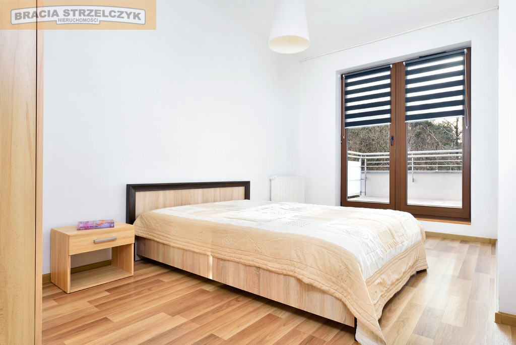 Obok lasu, z garażem, komórką i dwoma tarasami