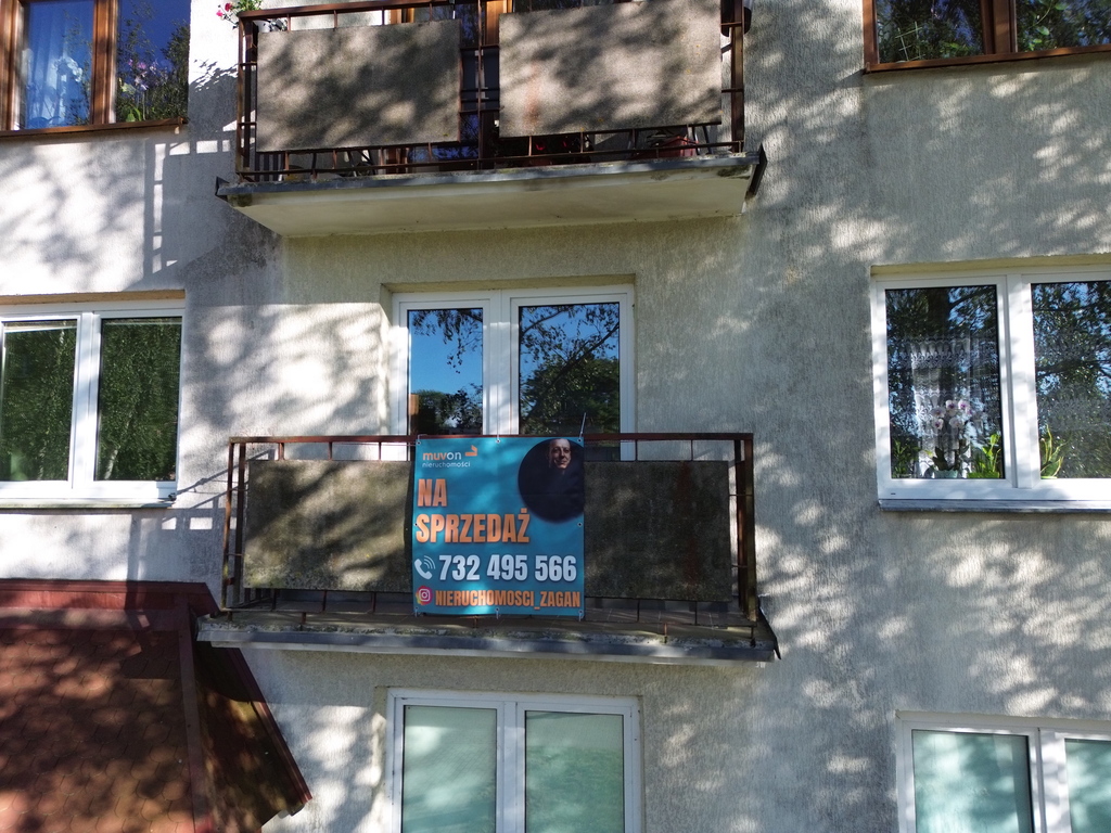 Kawalerka z balkonem na 1 piętrze!