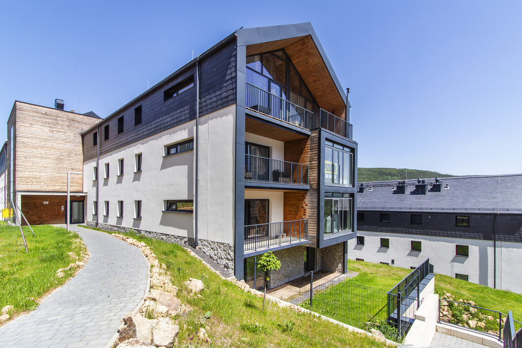 Apartament z tarasem i garażem obok wieży SKYWALK