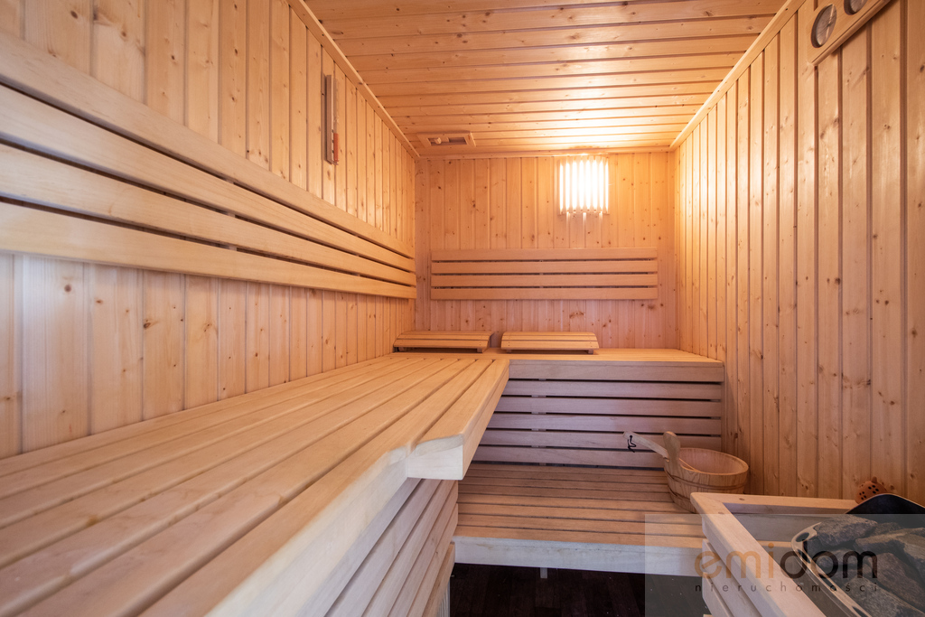 Sauna | garaż | segment w Konstancinie