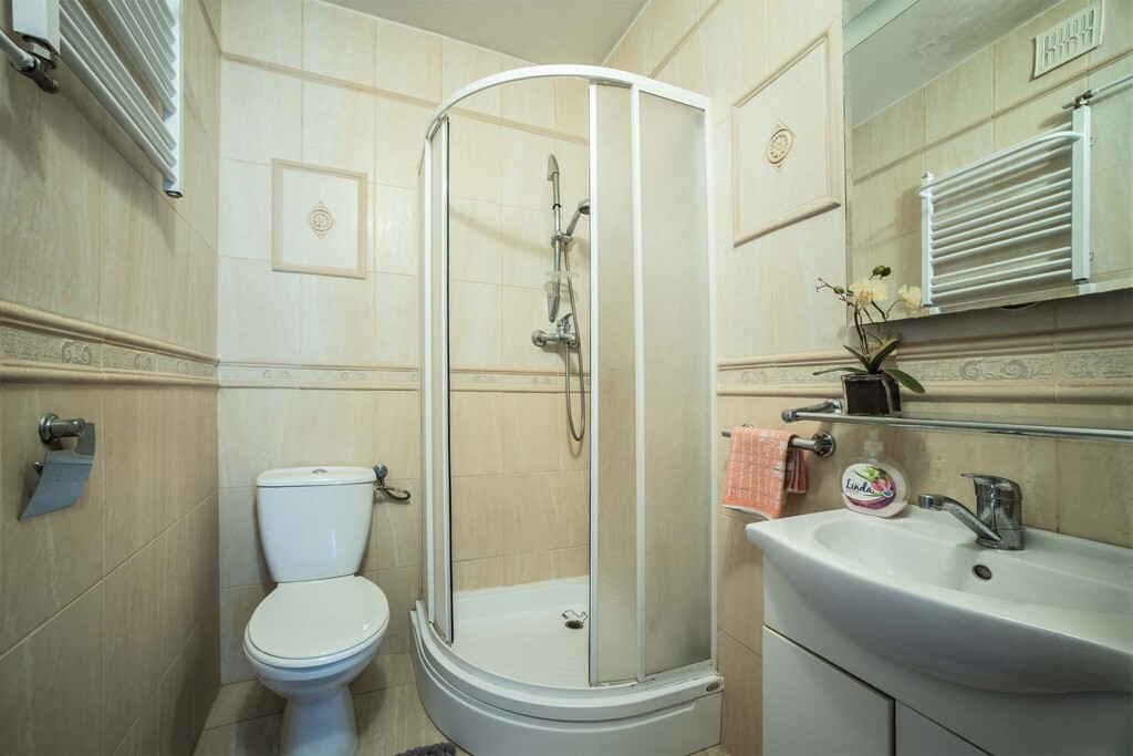 Dom 122m2 Łowicz, duża działka 1180m2, garaże