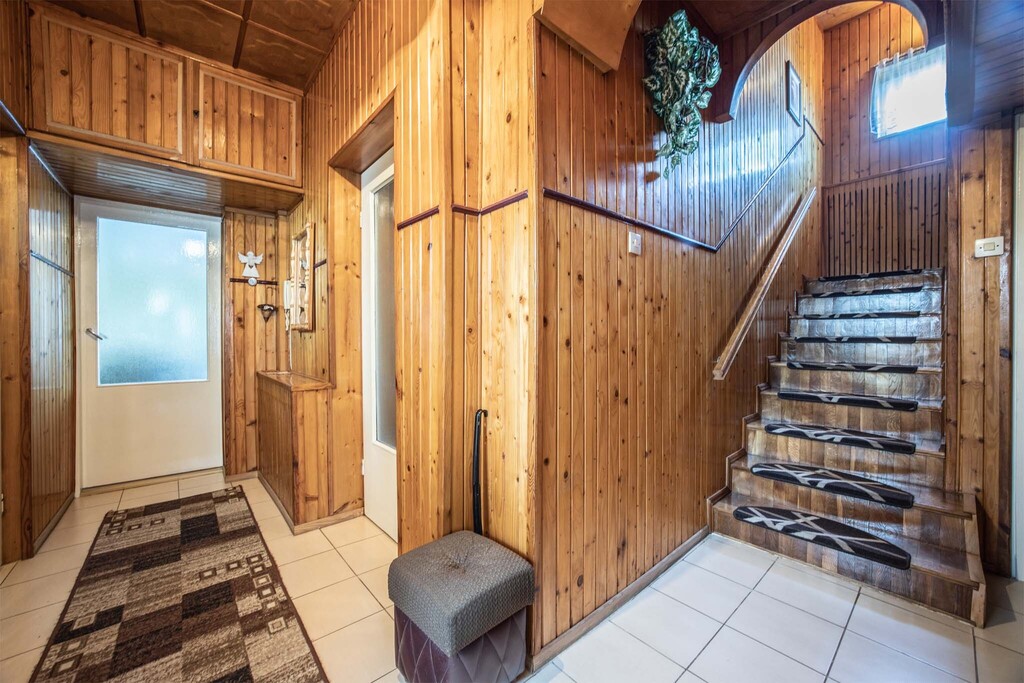 Dom 122m2 Łowicz, duża działka 1180m2, garaże