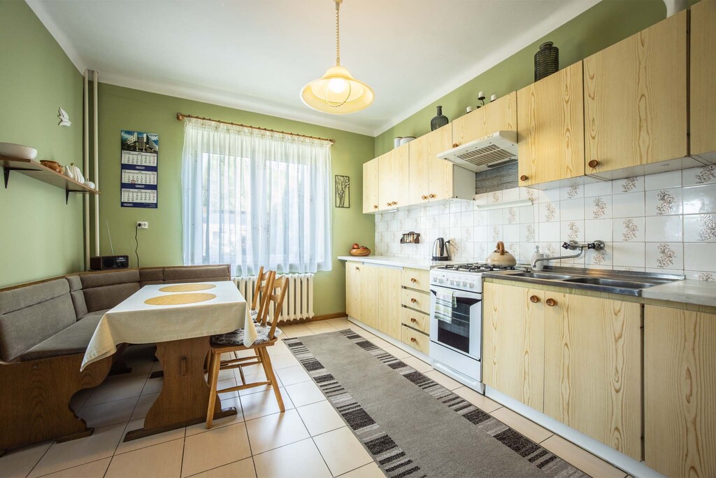 Dom 122m2 Łowicz, duża działka 1180m2, garaże