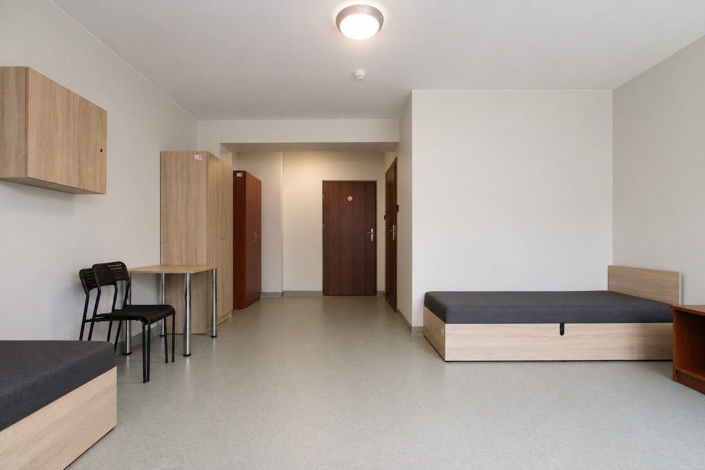 Hostel przy lotnisku w Jasionce - na SPRZEDAŻ
