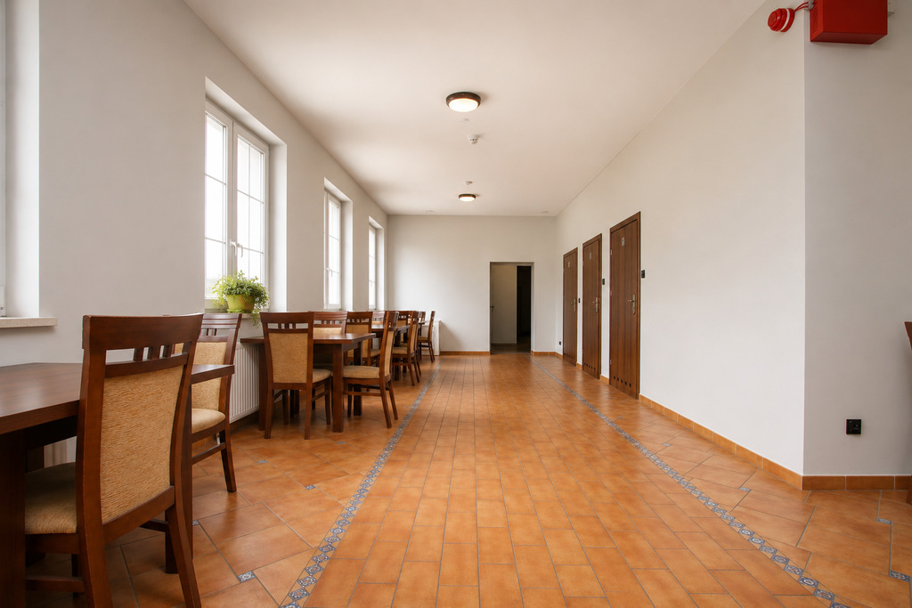 Hostel przy lotnisku w Jasionce - na SPRZEDAŻ