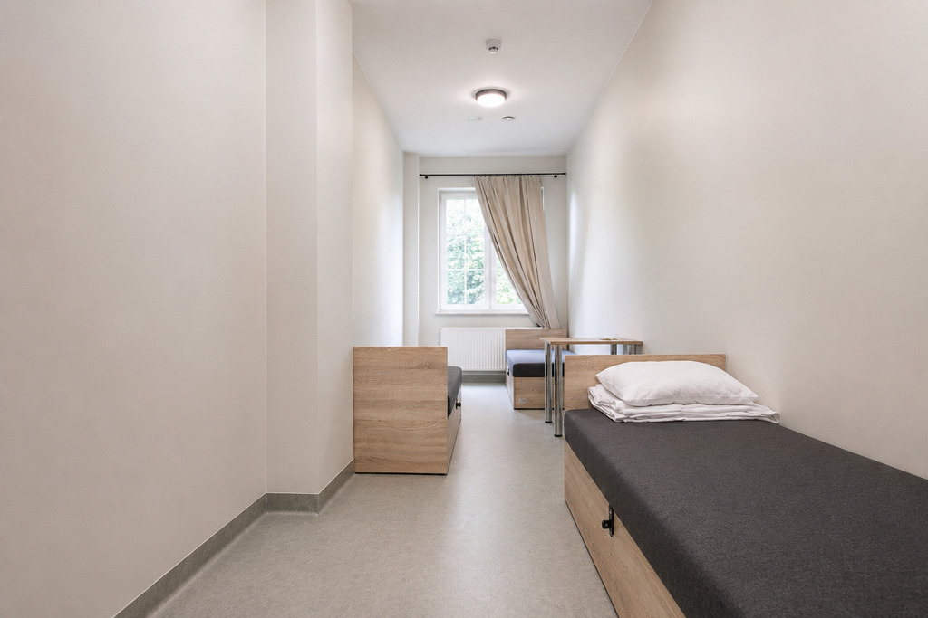 Hostel przy lotnisku w Jasionce - na SPRZEDAŻ