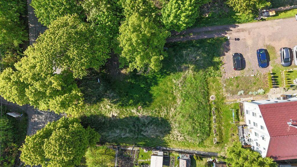 Działka z WZ na 2 domy | Media | Widok na Chełmiec