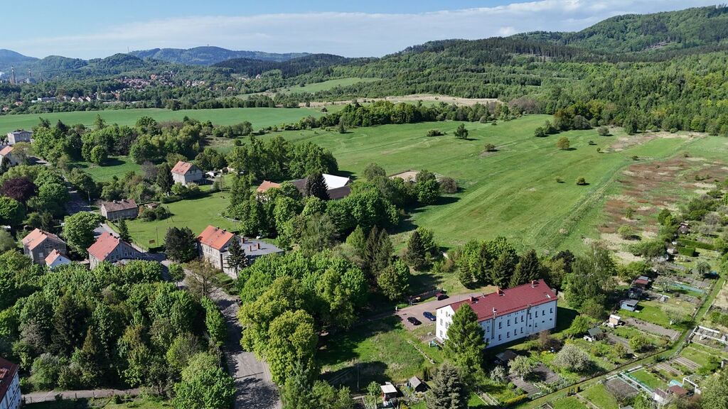 Działka z WZ na 2 domy | Media | Widok na Chełmiec