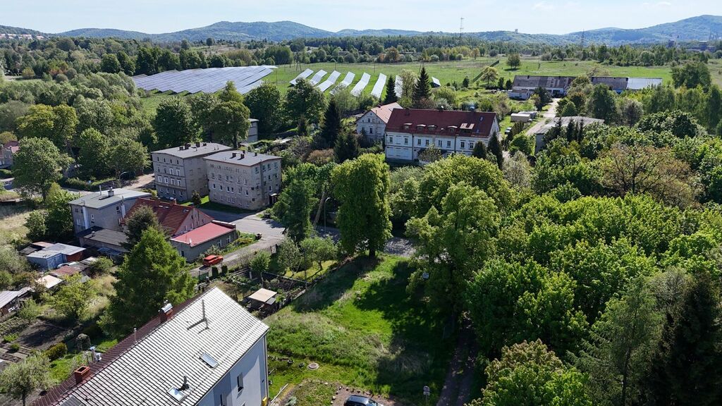 Działka z WZ na 2 domy | Media | Widok na Chełmiec