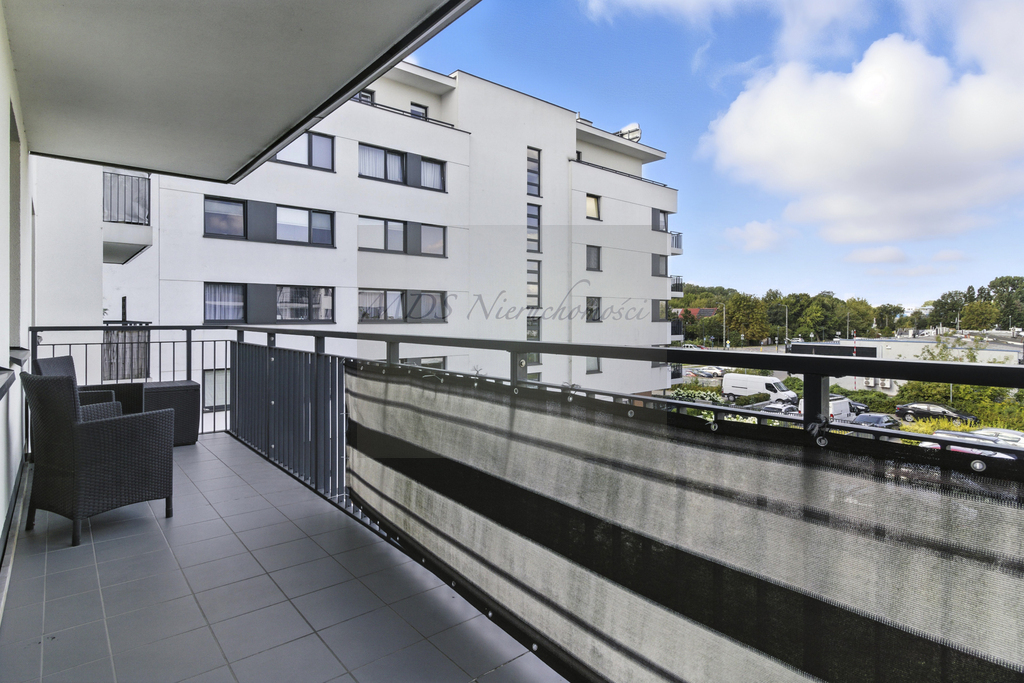 duże, dwupokojowe, balkon, garaż