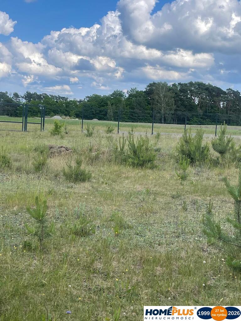 Działka budowlana 1200 m² z domkiem mobilnym.