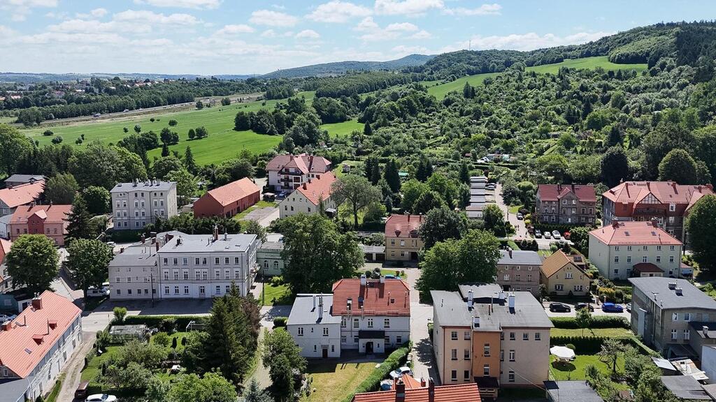 Mieszkanie trzypokojowe w centrum Uzdrowiska