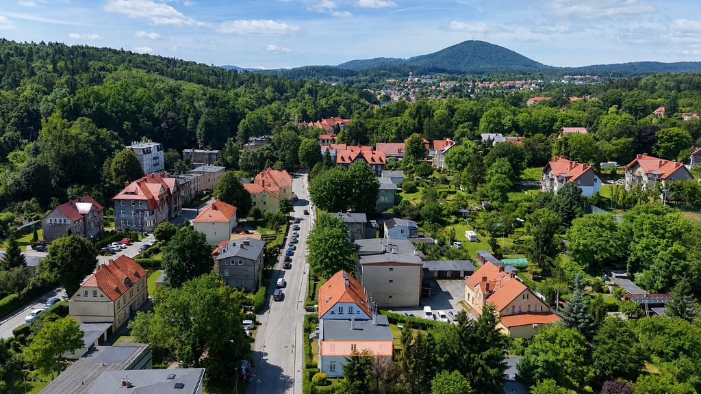 Mieszkanie trzypokojowe w centrum Uzdrowiska