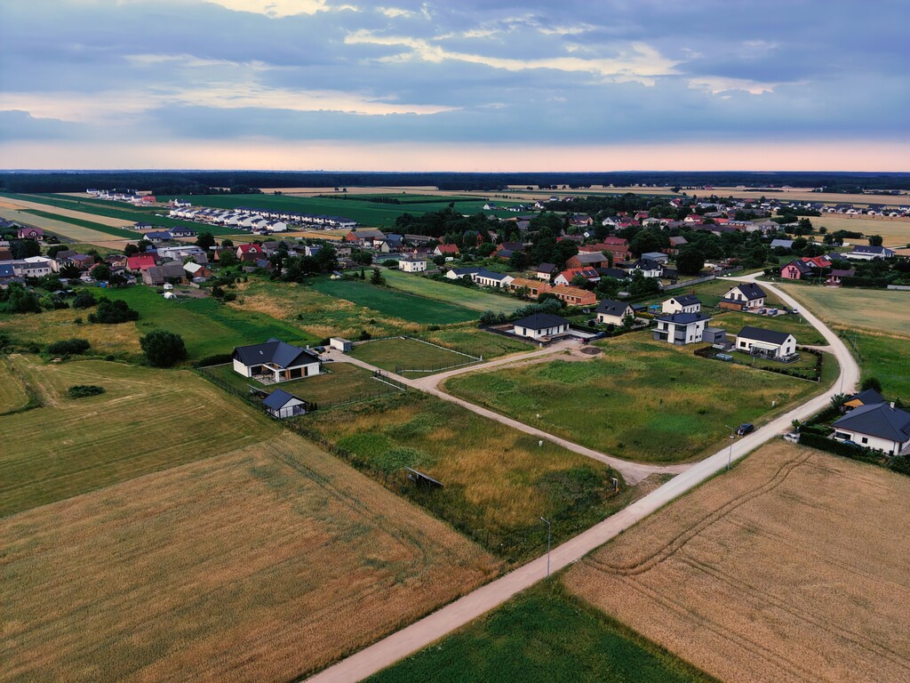 Inwestycja i Dom w Jednym –działka 2258 m² Radzewo