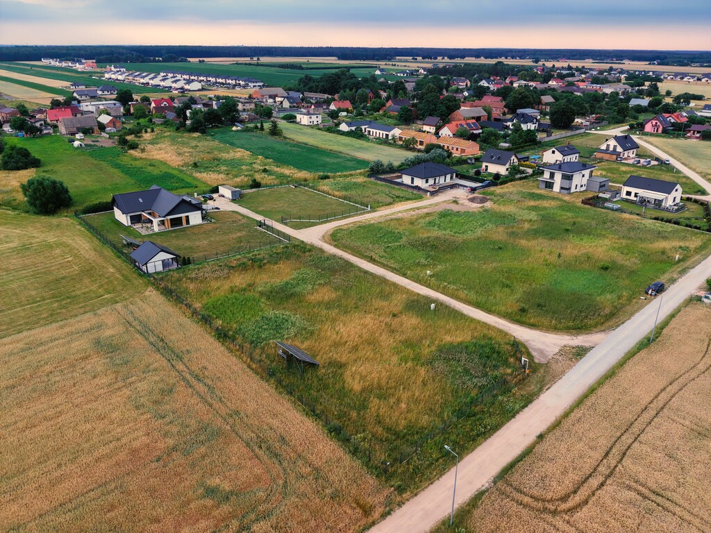 Inwestycja i Dom w Jednym –działka 2258 m² Radzewo