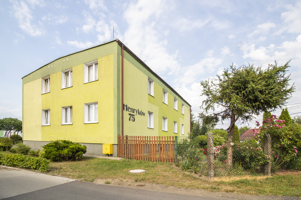 Mieszkanie na parterze z garażem i ogródkiem