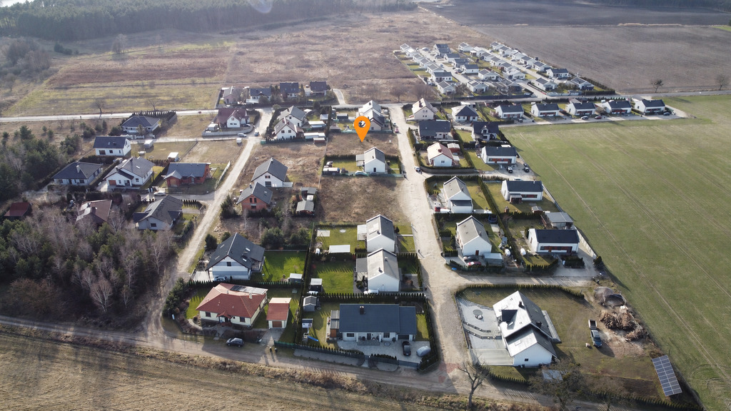 Wszystkie media przy działce w Lucinach 1404 m2