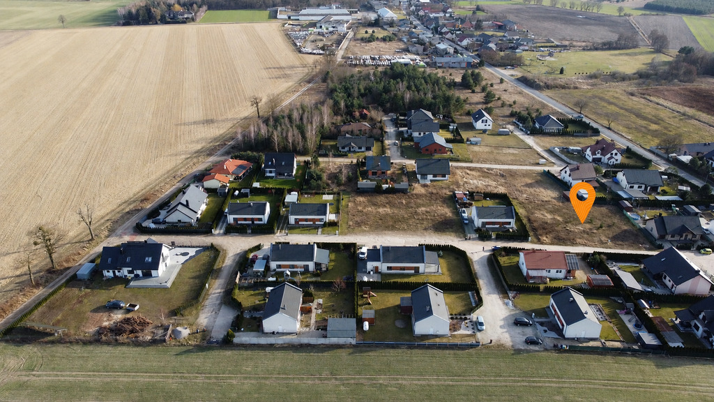 Wszystkie media przy działce w Lucinach 1404 m2