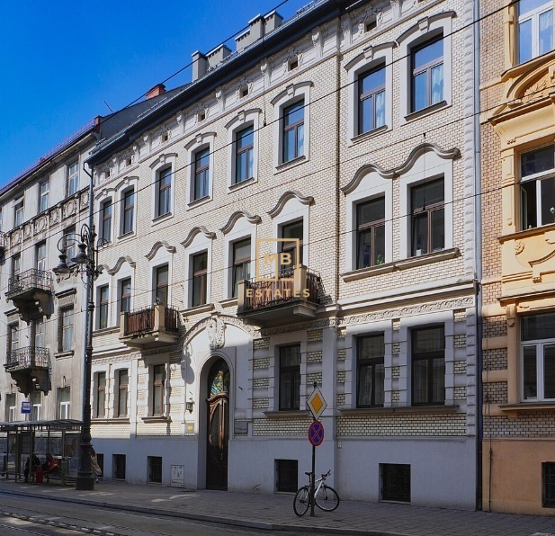 Centrum miasta, winda, ładna kamienica 3 pokoje
