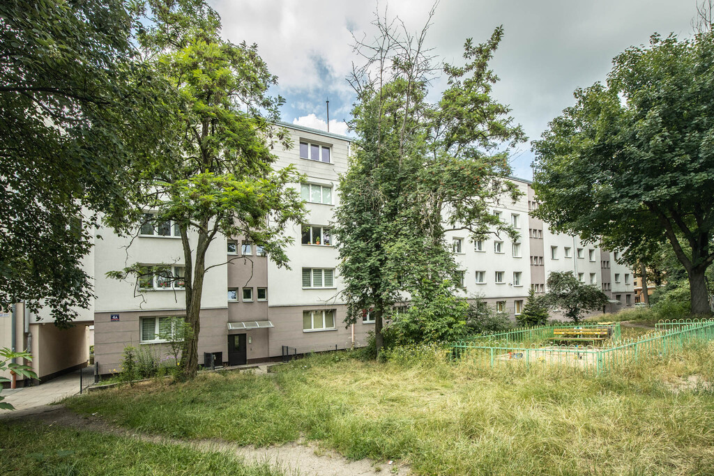 HIT! Jasna kawalerka na 1. piętrze 10 min. od Manu
