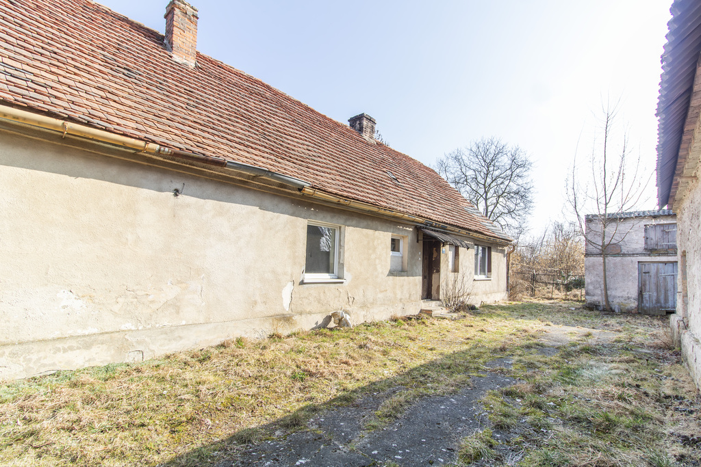 Dom z działką 2900 m2 Stypułów blisko pałacu