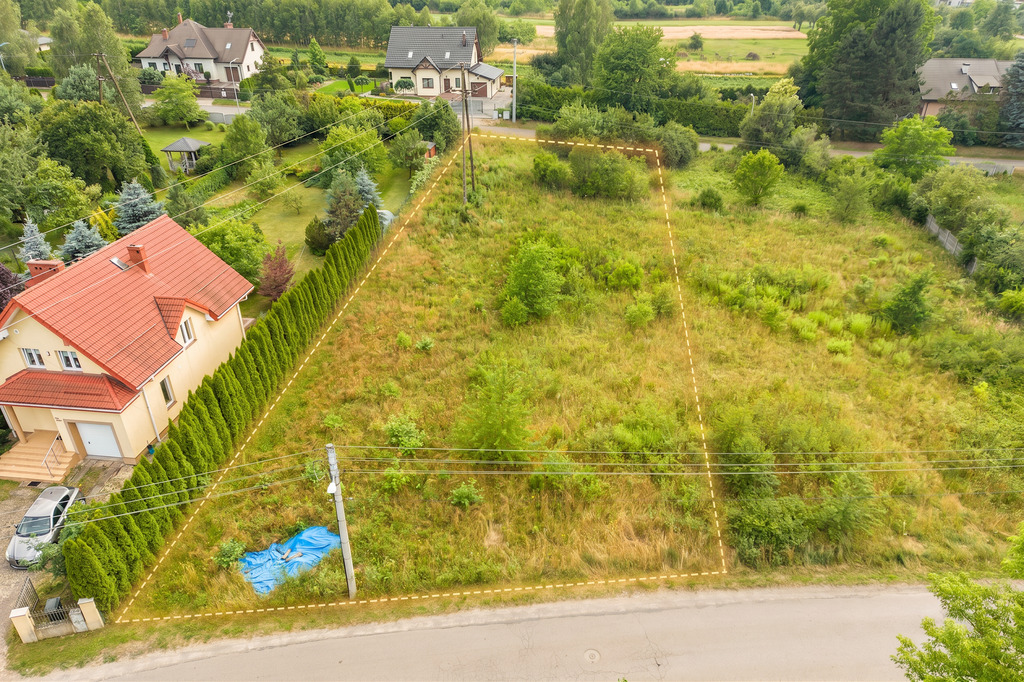 1705 m² możliwości w sercu zielonego Mirowa.