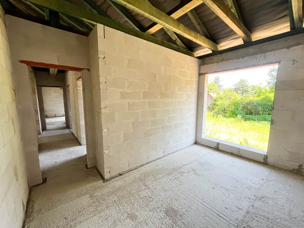 Dom parterowy stan surowy-130m2+1121m2 Szewna