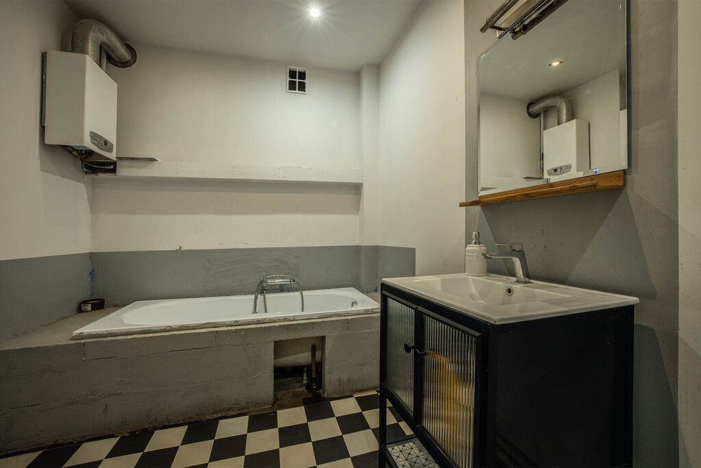 Przestronne 5 pokoi w kamienicy, 123 m²